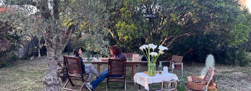 Pouilles : créez des bâtons de smudge/fumigations méditerranéennes : herbes, fleurs, intentions