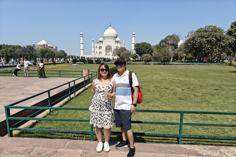 Agra: Sunrise Taj Mahal Tour with Skip-The-Line Entry Ticket Agra: Taj Mahal Express Entry Tour with Car, Tickets & Guide