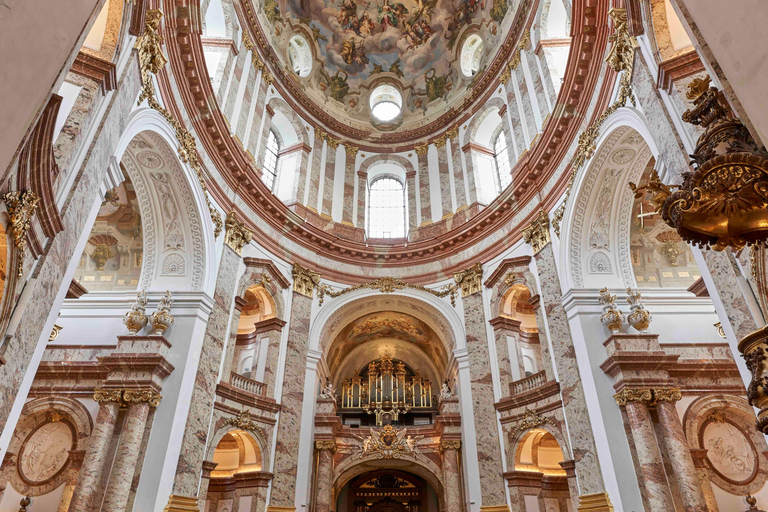 Viena: ingresso para a Karlskirche com terraço panorâmico