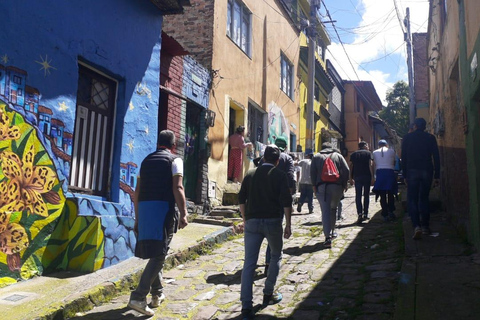 Bogota: Uliczna miejska wycieczka z owocami, graffiti i przewodnikiem