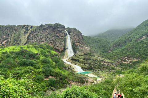 Dubai to Salalah: 5 Nights/6 Days Tour with Hotel Stay Salalah: 6-Day Eid Tour from Dubai with Hotel