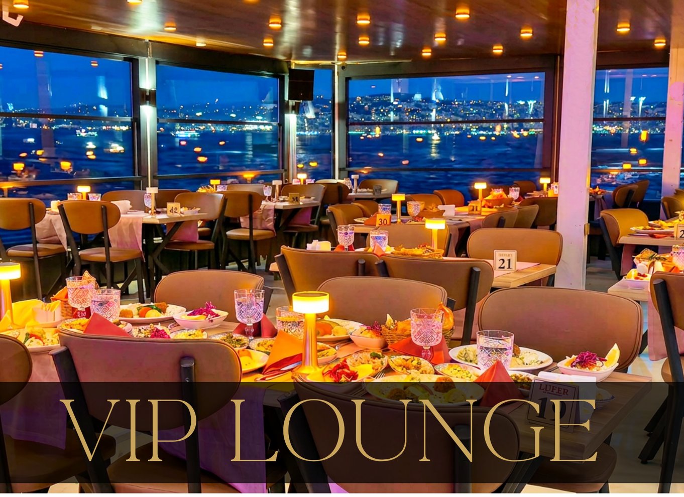 Istanbul: Bosporus-middagscruise og show med privat bord