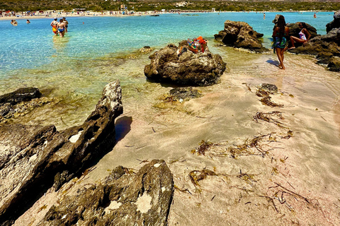 Tour privato di un'intera giornata per famiglie alla spiaggia di Elafonisi e ad Agia Sofia