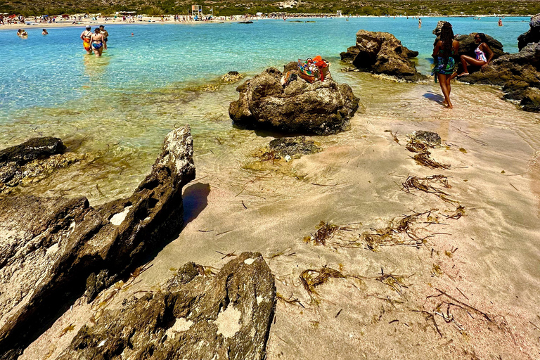 Tour privato di un'intera giornata per famiglie alla spiaggia di Elafonisi e ad Agia Sofia