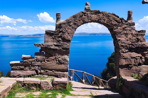 Tour Full Day Uros &amp; Taquile en Catamarán Veloz con Danzas y Almuerzo Local