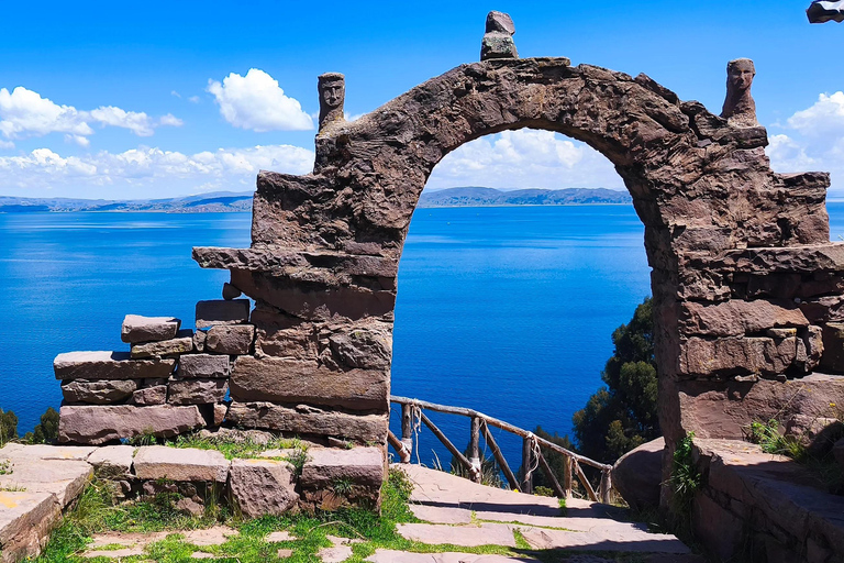 Tour Full Day Uros &amp; Taquile en Catamarán Veloz con Danzas y Almuerzo Local