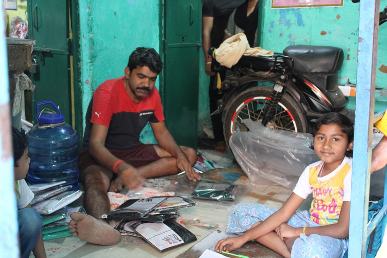 New Delhi: Sanjay Colony Slum & Old Delhi Street Food Tour