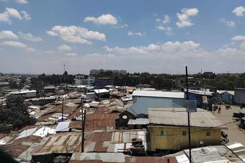 Nairobi: Wycieczka po slumsach Kibera Kultura, ludzie i życie codzienneWycieczka po slumsach Kibera z odbiorem z hotelu/lotniska i transportem powrotnym