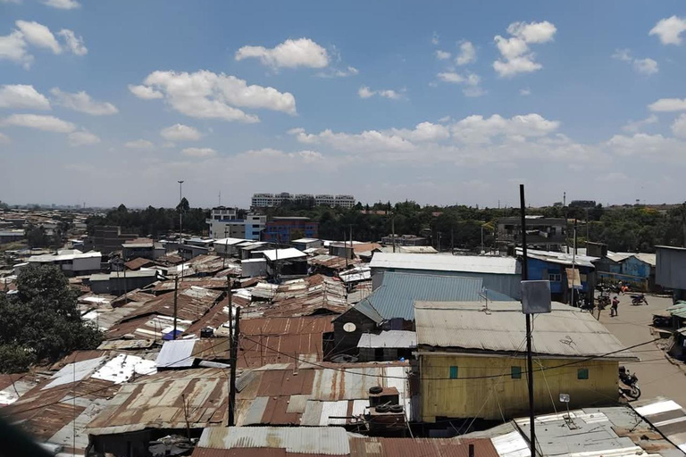 Nairobi: Wycieczka po slumsach Kibera Kultura, ludzie i życie codzienneWycieczka po slumsach Kibera z odbiorem z hotelu/lotniska i transportem powrotnym