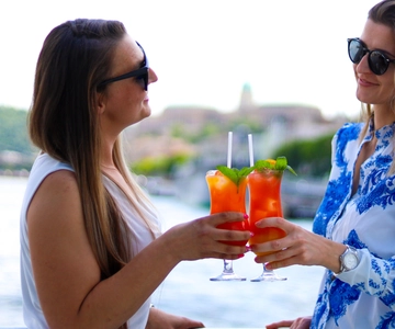 Budapest: Sunset Cruise with 2 Cocktails