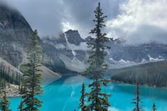 Banff: Tagestour zum Lake Moraine, Lake Louise, Emerald Lake, zur Naturbrücke und zum Canyon
