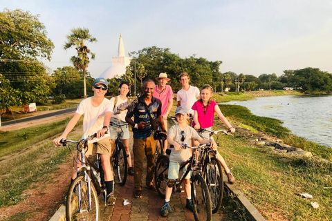 Anuradhapura: Heritage Mountain bike Tour