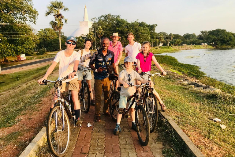 Anuradhapura: Heritage Mountain bike Tour