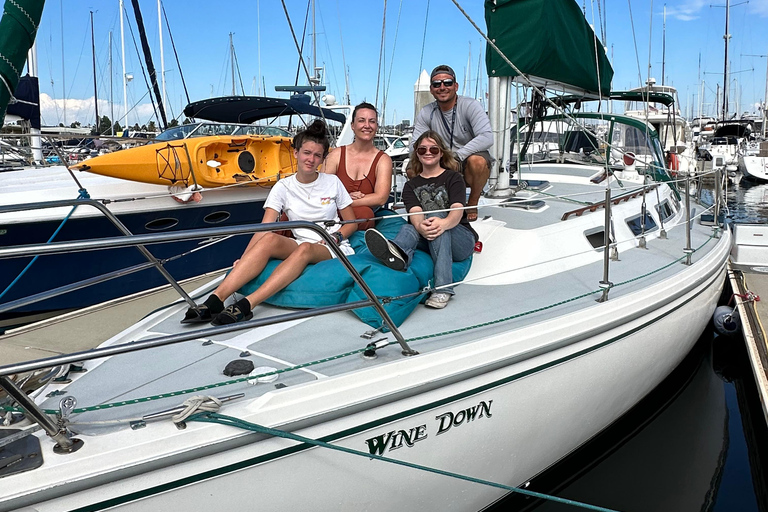 San Diego: Excursión guiada en velero al atardecer y durante el díaVela al atardecer