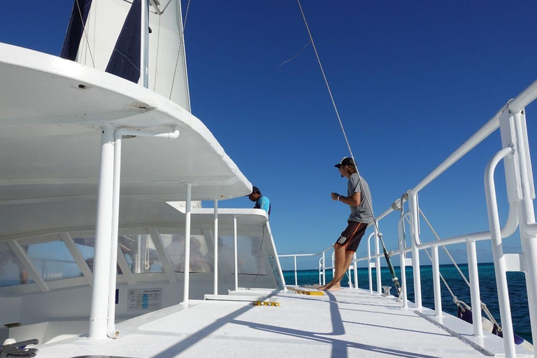 Cancun: Passeio de catamarã pela Isla Mujeres com almoço e mergulho com snorkelPasseio de Tulum