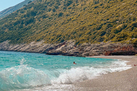 Vanuit Tirana/Durres/Golem: Verken het eiland Sazan &amp; KaraburunSazan eiland van Durres &amp; Golem