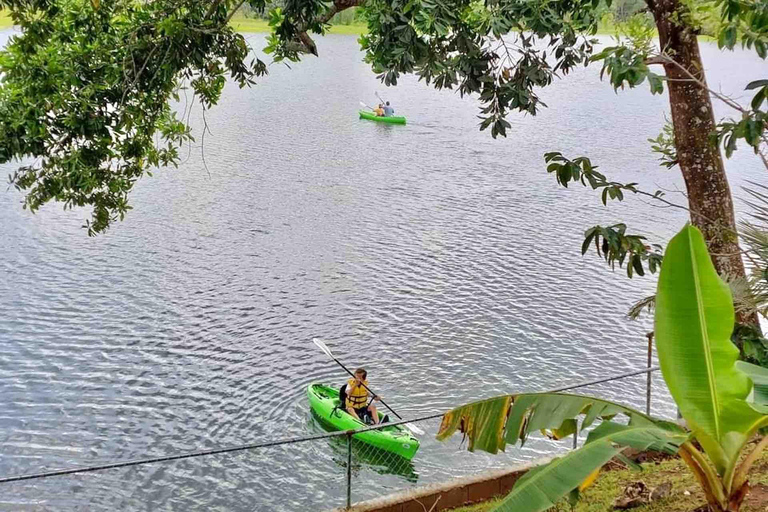 2 Noches en Chagres Lodge + Tour del Mono + Canoa + Caminata