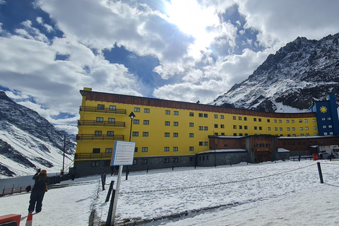 Experience Portillo and Laguna del Inca with a picnic. Santiago - The Andes - Laguna del Inca and Portillo