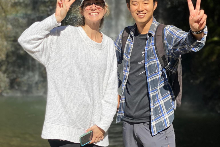 Marche dans la forêt de Mino à Osaka et chute d&#039;eau géante avec déjeuner local