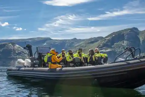 Von Stavanger aus: RIB-Tour zum Lysefjord