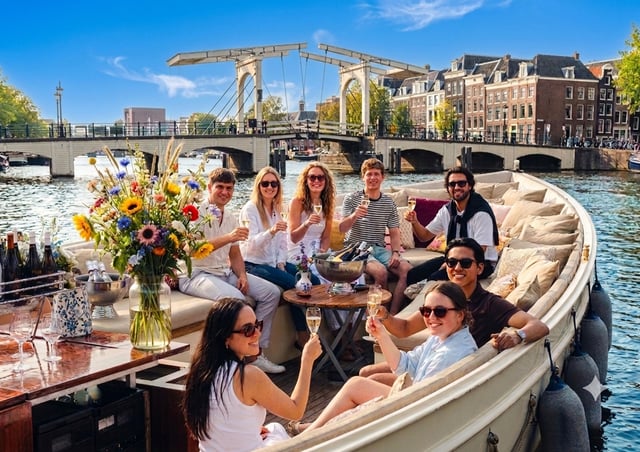 Amsterdam: Luxury Cruise Unlimited Cocktails/Bubbles Option
