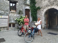 Saint Paul de Vence, visit to the village by solex - Housity
