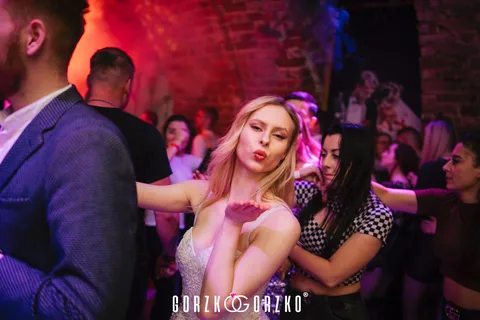 Cracovia: Fiesta de boda polaca con bebida de bienvenida