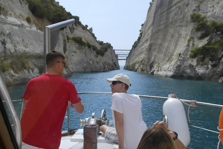Canal de Corinto: travesía en barco con fondo de cristal St. Andreas