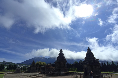 从日惹出发的日出西库尼尔山和迪恩高原之旅从日惹到日出 Sikunir 和 Dieng 高原之旅