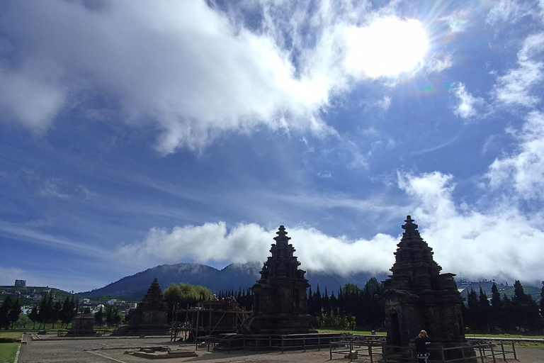 从日惹出发的日出西库尼尔山和迪恩高原之旅从日惹到日出 Sikunir 和 Dieng 高原之旅