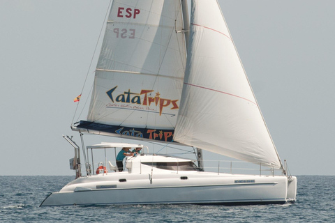 Fuerteventura: Catamarán navegación a vela y delfines.