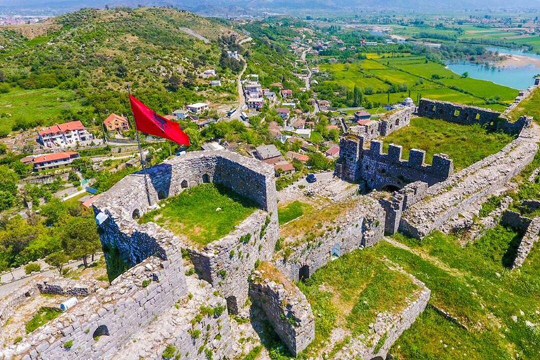 地拉那：莱什观光、烹饪课和拉克酒品鉴