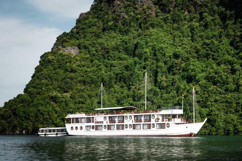 Hanoi/Hafen : 2-tägige Ha Long &amp; Lan Ha Bucht auf LuxuskreuzfahrtenLimousinenbus von Hanoi nach Ha Long