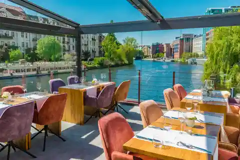 Floating & Dinner