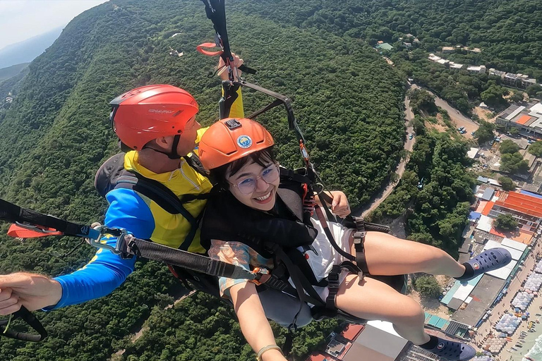Pattaya Koh Larn Island: Tandem Paragliding Flight Trip Silver Tandem Paragliding Flight – 20 Minutes of Sky-High