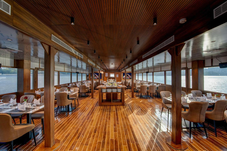 Dubái: crucero con cena de lujo por Creek&amp; Marina con espectáculos en directoCrucero de lujo con cena y espectáculos en directo (sin alcohol)