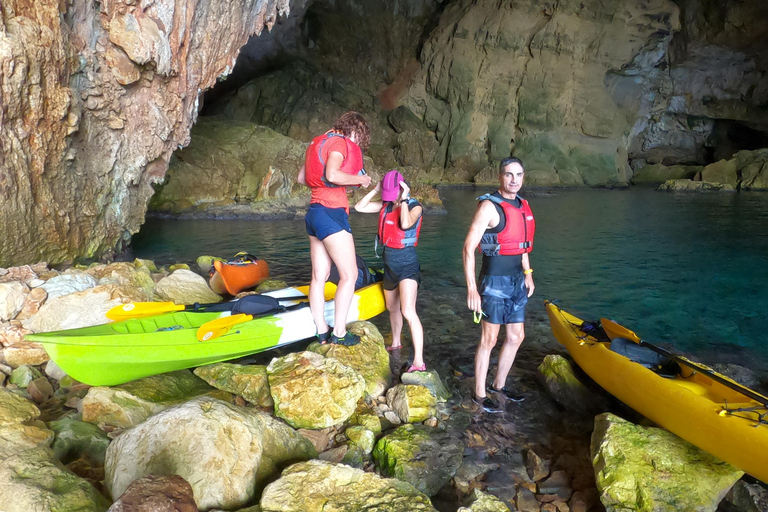 Jávea: Passeio de caiaque desde a praia de Granadella até às grutas marinhas