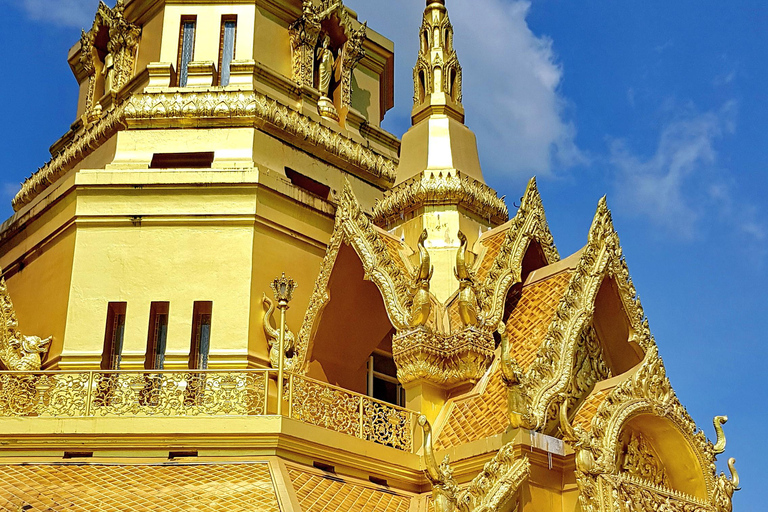 Città vecchia di Takuapa: tempio e mercato domenicaleCittà vecchia di Takuapa; Tempio e mercato domenicale INSIEME