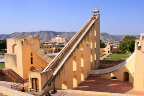 9-Day Golden Triangle & Udaipur Tour with Holi Celebration