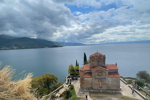 Ohrid, a cidade brilhante em alemão, inglês, espanhol ou italianoOhrid, a cidade brilhante