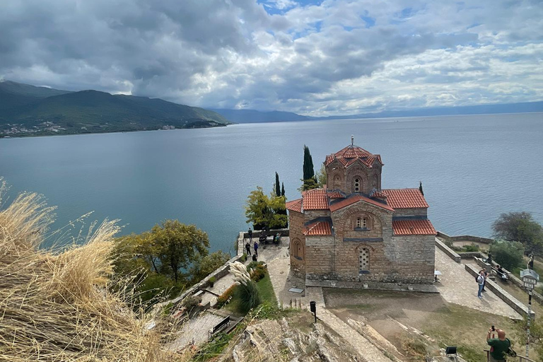 Ohrid, a cidade brilhante em alemão, inglês, espanhol ou italianoOhrid, a cidade brilhante