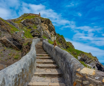 Bilbao:Gaztelugatxe,Bermeo,Mundaka,Gernika with Txakoli wine