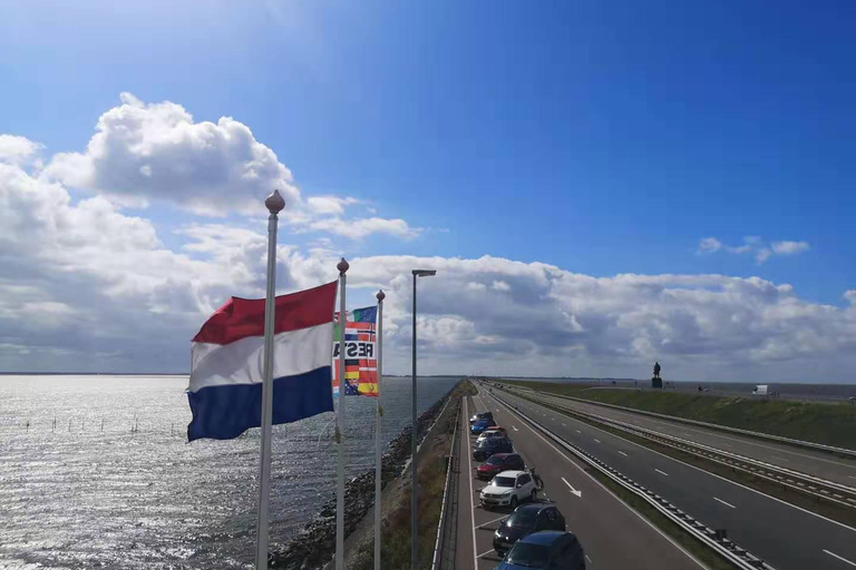 Amsterdam: Giethoorn, Afsluitdijk and Zaanse Schans Day Trip Shared Tour