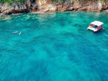 -Acapulco: Beach Break Experience with Snorkeling and Lunch