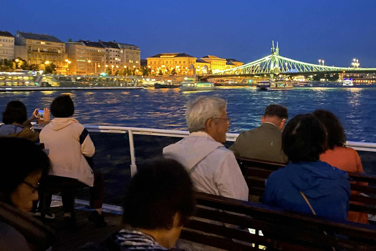 Budapest: No-Frills Sightseeing Cruise (d10) Budapest: No-Frills Sightseeing Cruise
