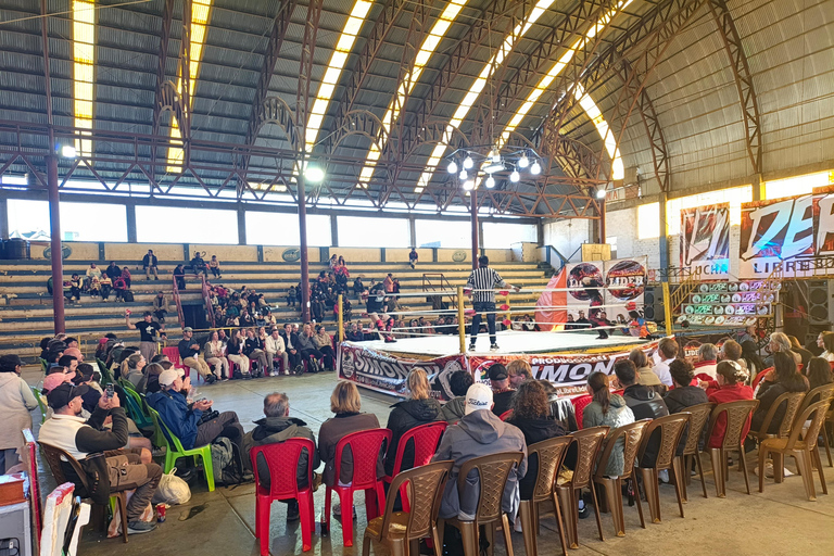 El Alto: Cholitas Wrestling Show - Entry Ticket + Snacks Coliseo 12 de Octubre - Entry Ticket