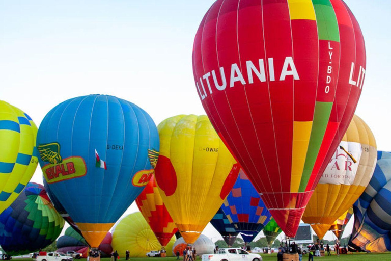 تجربة منطاد الهواء الساخن: مغامرة جوية بصحبة مرشد في قطر