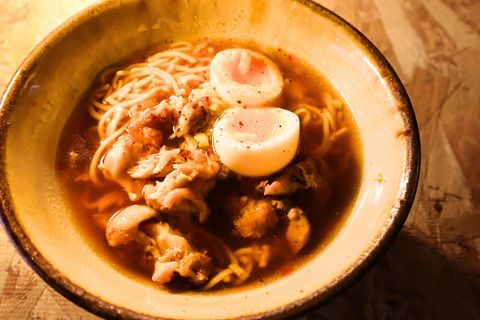 Osaka: Aula de culinária de Ramen e Gyoza sem glútenConjunto de Ramen e Gyoza sem glúten e saquê