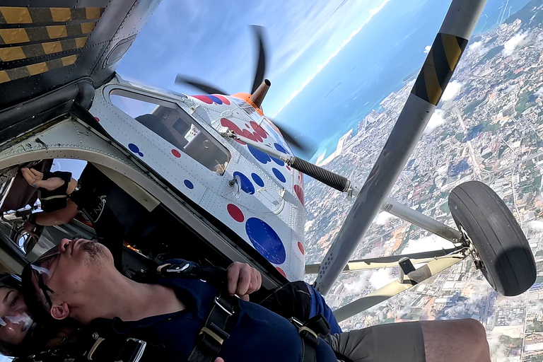 Thailand: Tandemsprong boven de oostkustOphalen niet nodig