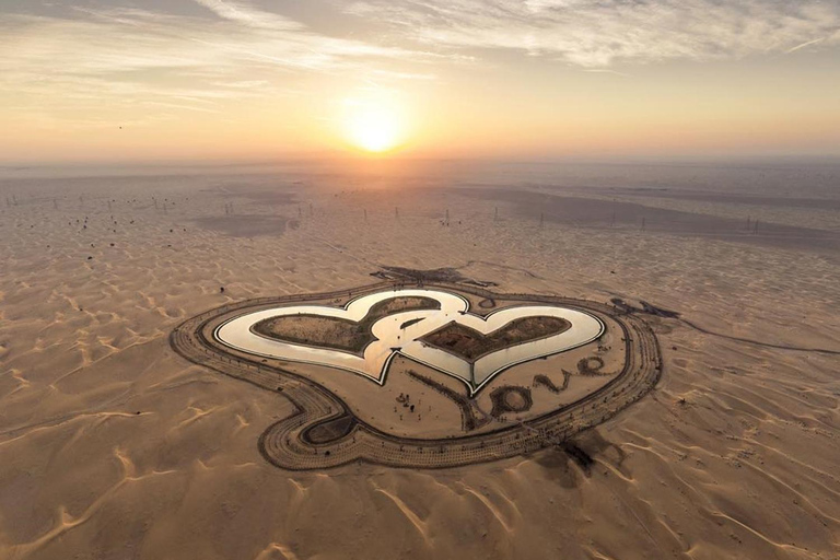 Dubaï : Montgolfière au lever du soleil sur les dunes d'ArabieDubaï : Vol en montgolfière au lever du soleil au-dessus des dunes d'Arabie